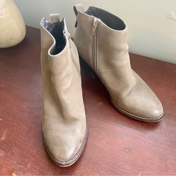 Blondo Nivada booties - Picture 5 of 10